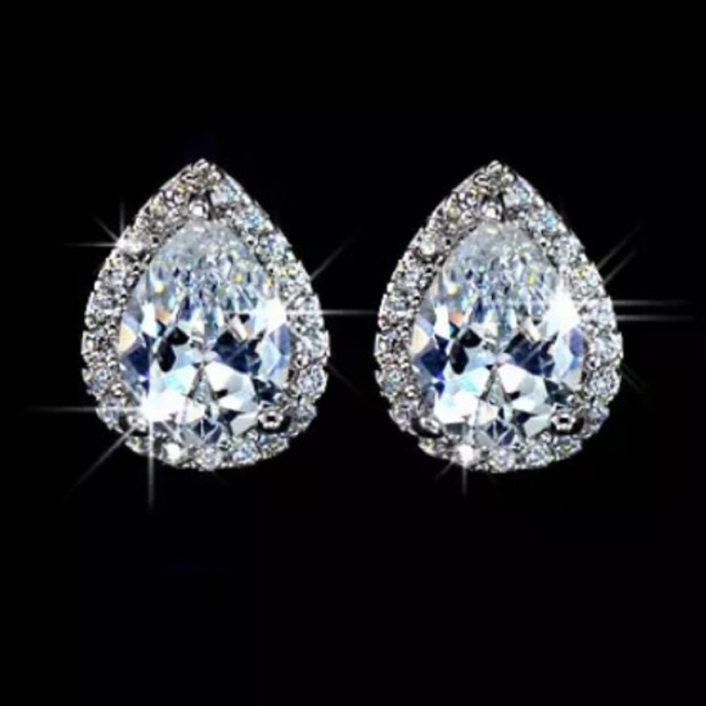 NEW!๐๐TEARDROP! PAVE CZ STUDS!๐๐HIGH QUALITY! - Picture 7 of 8
